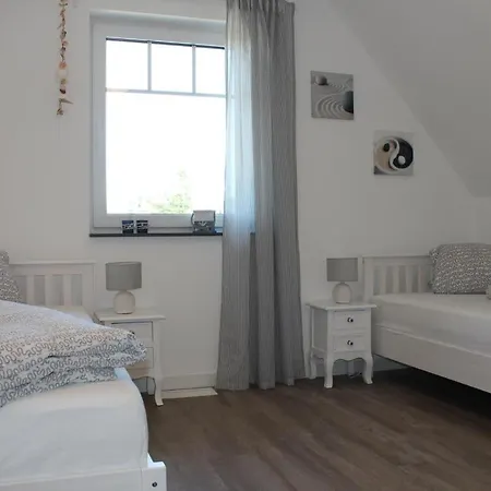 Holiday home Finja In Born